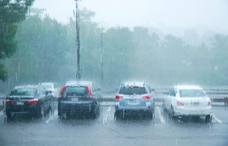 Preventing Accidents in the Parking Lot in Rainy Spring